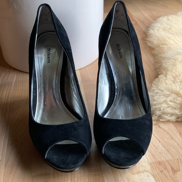 Black heels - Picture 5 of 6